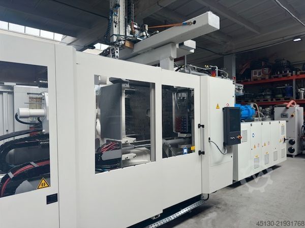 Injection molding machine Krauss Maffei KM 250-2000 CX Blue Power