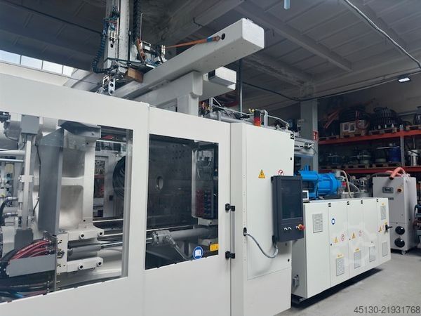 Injection molding machine Krauss Maffei KM 250-2000 CX Blue Power