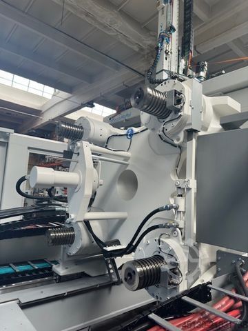 Injection molding machine Krauss Maffei KM 250-2000 CX Blue Power