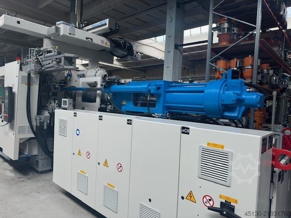 Injection molding machine Krauss Maffei KM 250-2000 CX Blue Power
