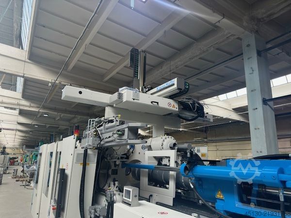 Injection molding machine Krauss Maffei KM 250-2000 CX Blue Power