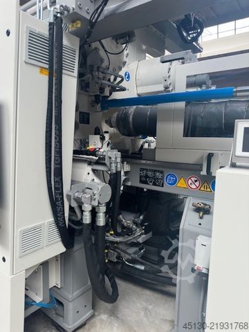 Injection molding machine Krauss Maffei KM 250-2000 CX Blue Power