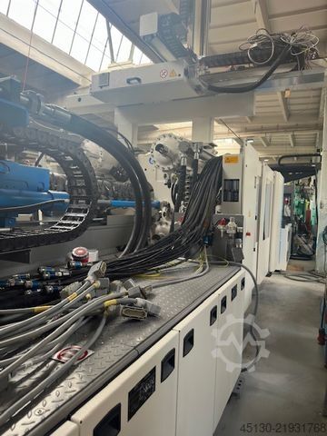 Injection molding machine Krauss Maffei KM 250-2000 CX Blue Power
