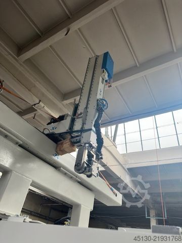 Injection molding machine Krauss Maffei KM 250-2000 CX Blue Power