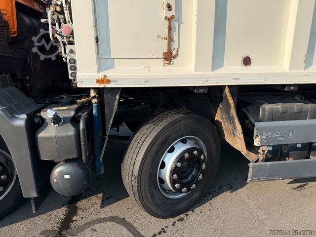 Truck chassis MAN TGS 32.360 8x2 Fahrgestell- 4 Achser