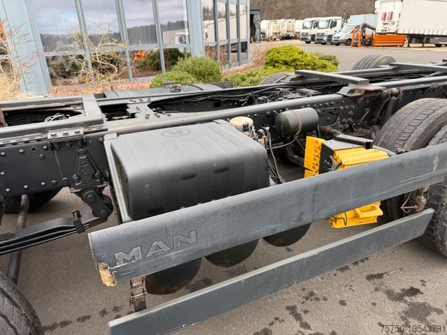Truck chassis MAN TGS 32.360 8x2 Fahrgestell- 4 Achser