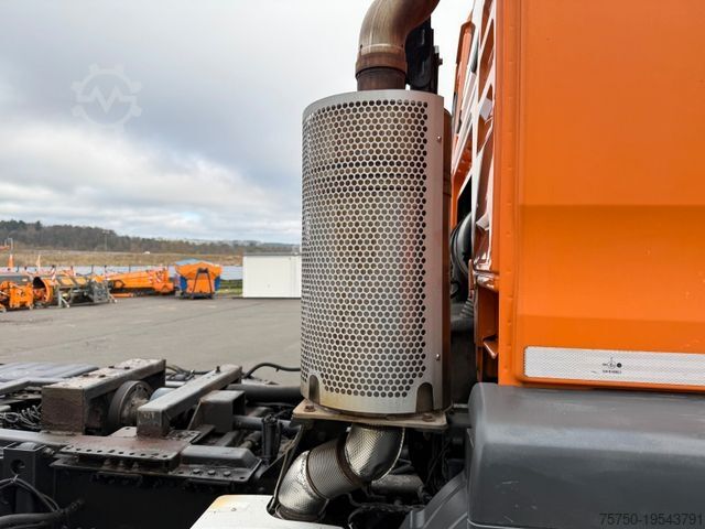 Truck chassis MAN TGS 32.360 8x2 Fahrgestell- 4 Achser