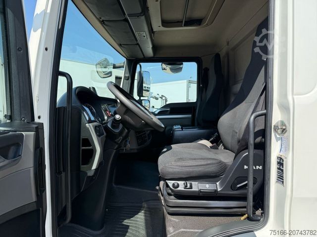 Transporter mit Koffer MAN TGL 8.190 Koffer 6,50 m LBW 1,5 T*Diff-Sperre HA