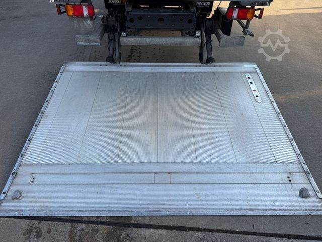 Transporter mit Koffer MAN TGL 8.190 Koffer 6,50 m LBW 1,5 T*Diff-Sperre HA