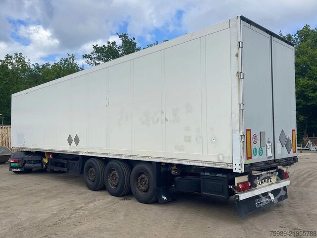 Suitcase Schmitz Cargobull 3 axels SAF, rear gates. Good condition