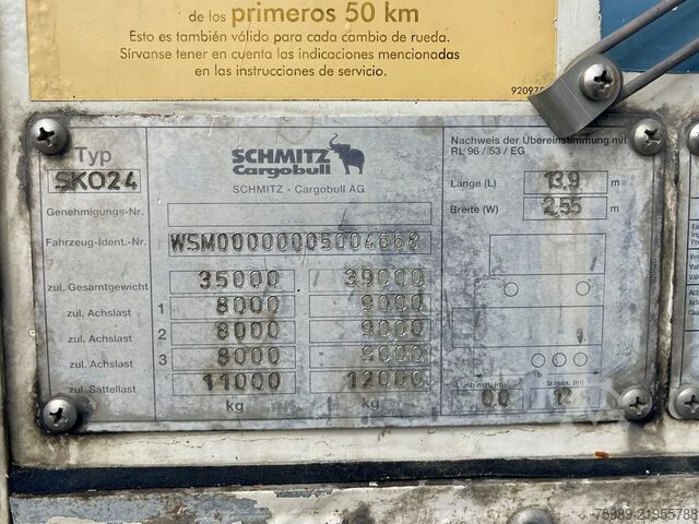 Suitcase Schmitz Cargobull 3 axels SAF, rear gates. Good condition