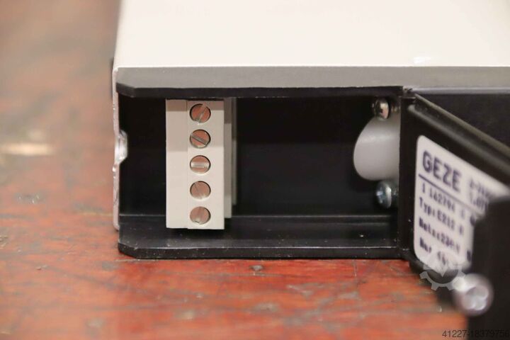 Linear drive electric linear drive stroke 42-66 mm Geze E212R/230V-AC