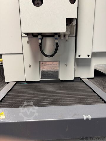 Drahterodiermaschine Mitsubishi MV 2400 R