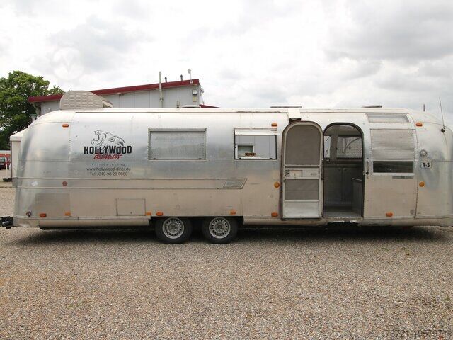 Van Airstream Land Yacht Sovereign Catering + Foodtrailer
