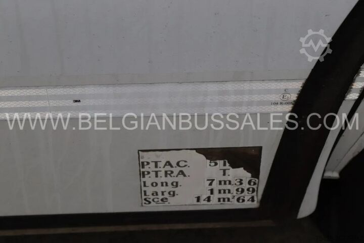 Kleinbus Mercedes-Benz Sprinter / 516 CDI / 7.4m / Lift / Airco