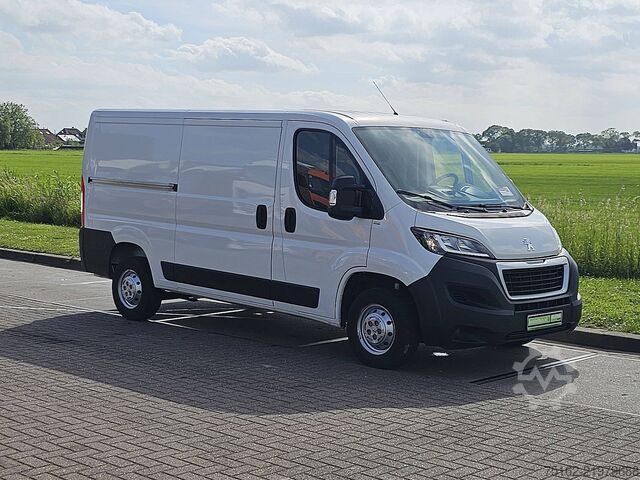 High-roof van PEUGEOT BOXER 2.2 L1H1 140PK Airco PDC