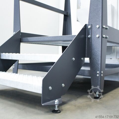 Arbeitspodest/Maschinenpodest Eigenmarke Stehhöhe 480 mm