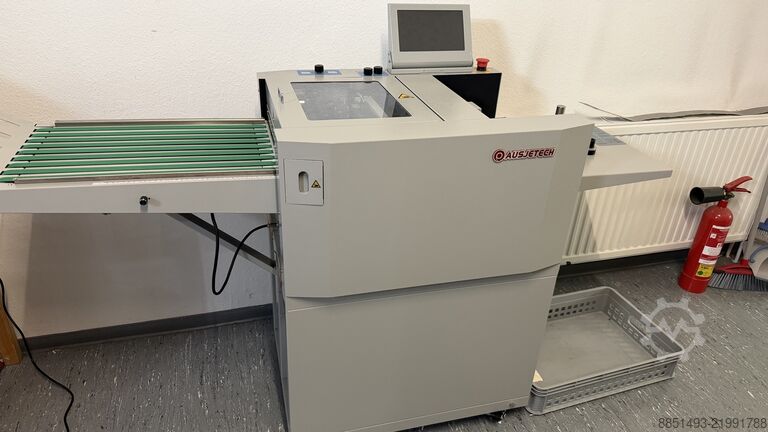 Card cutting machine / Multifinisher DMS Digital Kartenschneider Serie 3 + lange Ablage