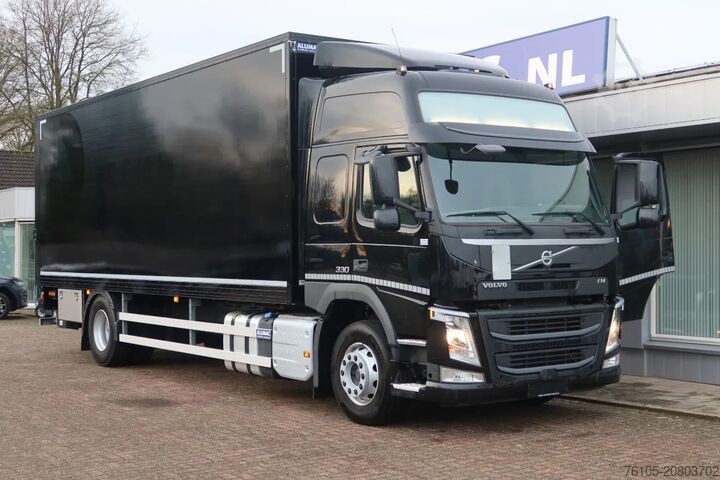 Koffer Volvo FM 330 Bakwagen + Laadklep DHollandia 2000 kg