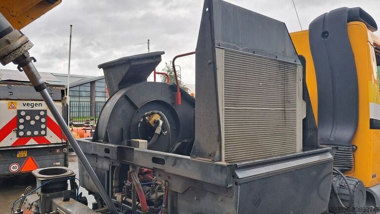 Kehrmaschine LKW DAF LF met Johnston VS501