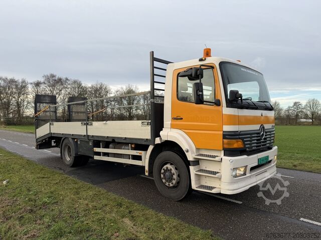 Mercedes Atego 1823L 4X2 Maschinentransporter / Auffahr-Lkw EURO2 240 Tkm 1999 TÜV bis 03/2026 MERCEDES-BENZ 1823L 4X2 Machine Transporter / Oprij Vrachtwagen Hydraulische Kleppen EURO2 240dkm 1999 APK 3-2026