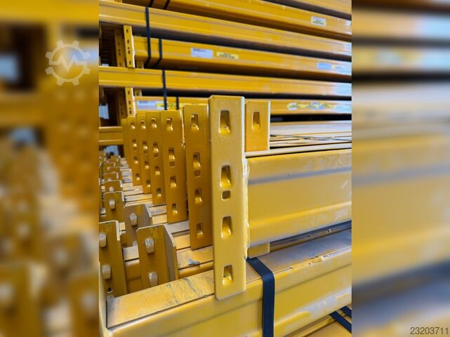 High-bay warehouse ca. 100,8 lfm Jungheinrich Esmena Höhe : 825 cm , 2100 kg Fachlast