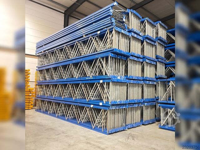 High-bay warehouse ca. 14 lfm Jungheinrich Esmena Höhe : 825 cm , 2100 kg Fachlast