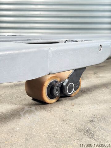 Horizontal-Kommissionierer Jungheinrich ECE 225 - Service Neu - nur 2.214 - Batterie 85%