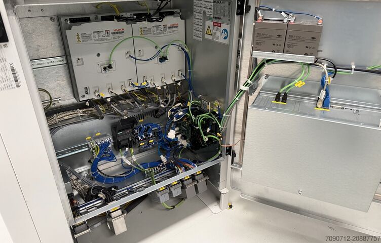 Industrial robot KUKA KR180 R2900-2 / FLR