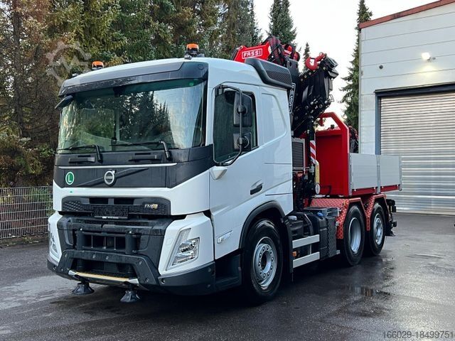 Schwerlast LKW/SZM VOLVO FMX 540 6x2 mit Kran Fassi F545.2.28