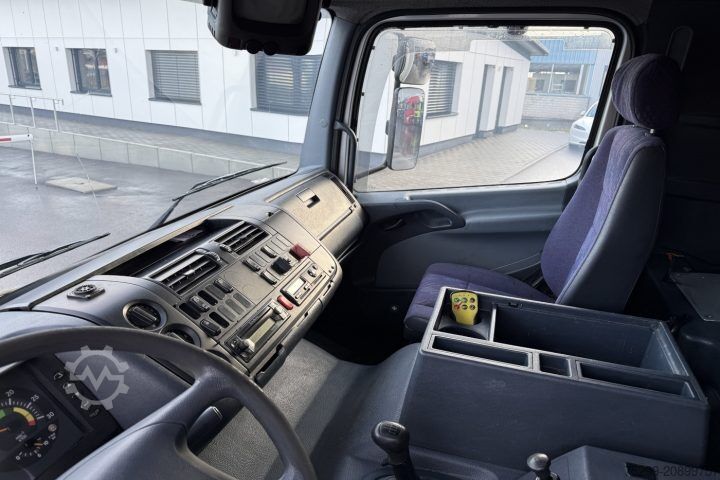 LKW mit Kofferaufbau Mercedes-Benz Atego 1528 4x2 Koffer+HB / Swiss-Vehicle