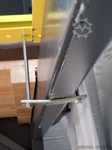 Pallet pull-out for heavy-duty racking pull-out  