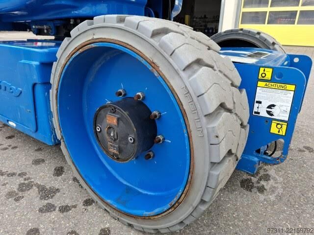Articulated boom lift Niftylift HR15NE