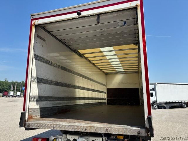 LKW mit Kofferaufbau  Actros 1827 L