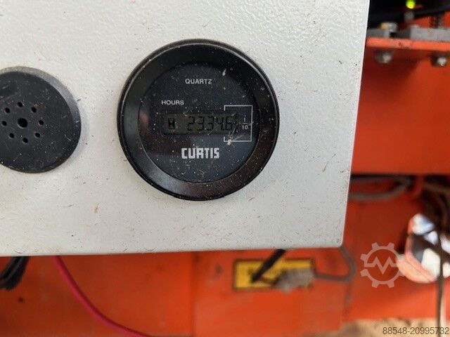 Scissor lift Holland Lift Y70DL12 TR