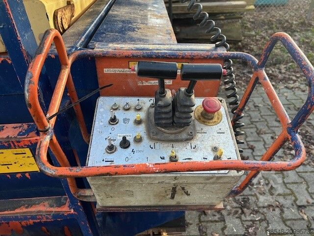 Scissor lift Holland Lift Y70DL12 TR