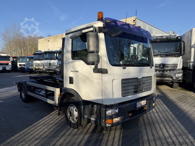 Tipper truck MAN TGL 12.240 Haken