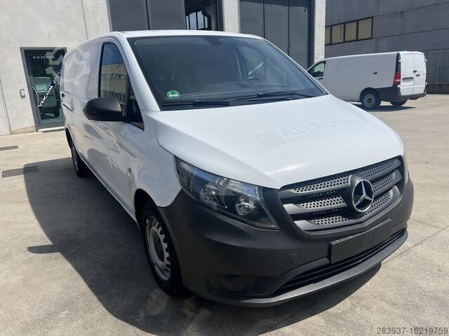 Compact van Mercedes-Benz VITO 111