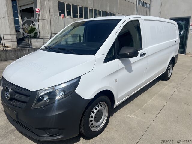 Compact van Mercedes-Benz VITO 111