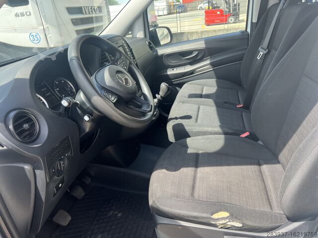 Compact van Mercedes-Benz VITO 111