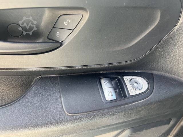 Compact van Mercedes-Benz VITO 111
