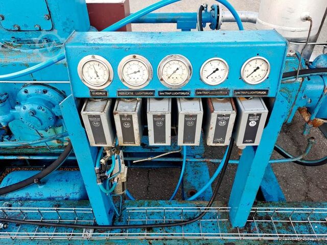 High-pressure piston compressor ATELIER FRANÇOIS Model: CE 2B - 300 m3/h , 40 bar