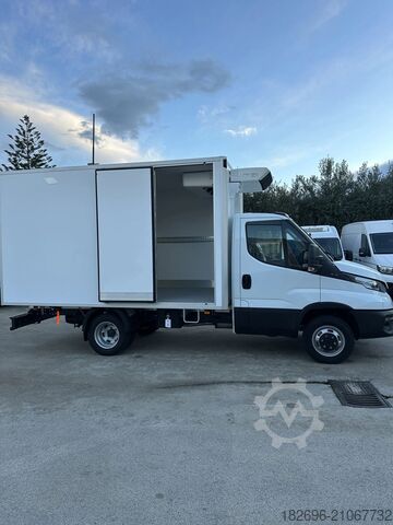 Transporter mit Koffer Iveco Daily 35c160