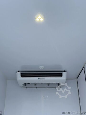 Transporter mit Koffer Iveco Daily 35c160