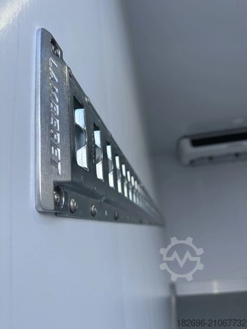 Transporter mit Koffer Iveco Daily 35c160