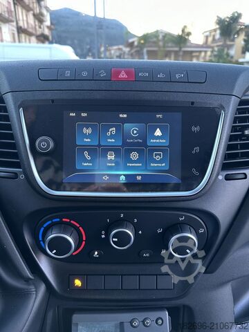 Transporter mit Koffer Iveco Daily 35c160