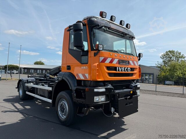 Other IVECO Trakker 330 EEV- Winterdienst- Palfinger