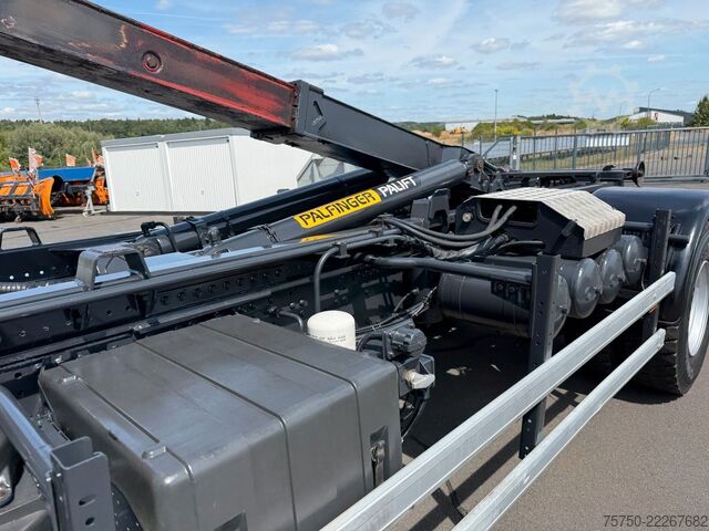 Other IVECO Trakker 330 EEV- Winterdienst- Palfinger