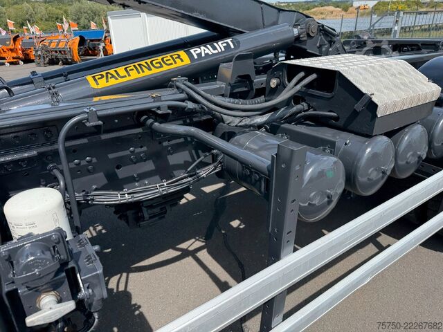 Other IVECO Trakker 330 EEV- Winterdienst- Palfinger