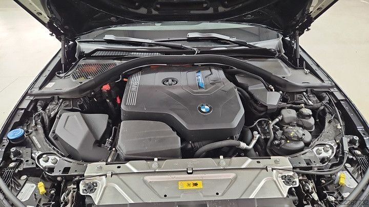 Kleinbus BMW 330e Touring AHK GARANTIE